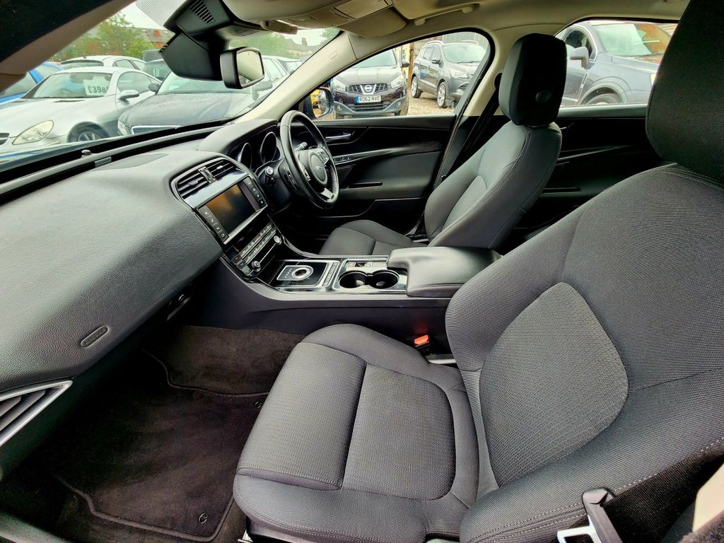 Used Jaguar XE 2015 for sale - 76139490: Photo 32