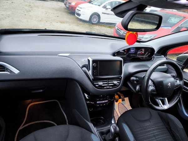 Used Peugeot 208 2013 for sale - 76139444: Photo 15