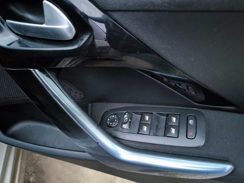 Used Peugeot 208 2013 for sale - 76139444: Photo 18