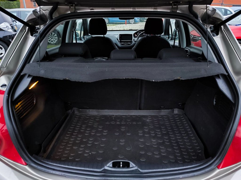 Used Peugeot 208 2013 for sale - 76139444: Photo 23