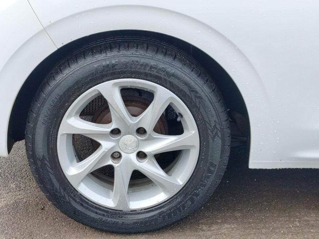 Used Peugeot 208 2013 for sale - 76724192: Photo 24