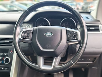 Used Land Rover Discovery Sport 2017 for sale - 79178111: Photo