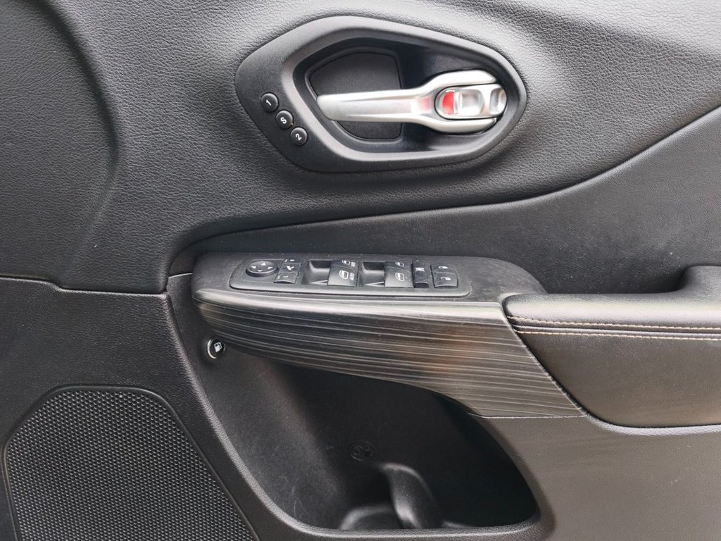 Used Jeep Cherokee 2015 for sale - 76856331: Photo 18