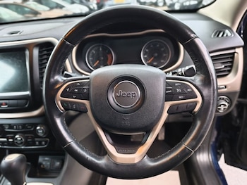 Used Jeep Cherokee 2015 for sale - 76856331: Photo