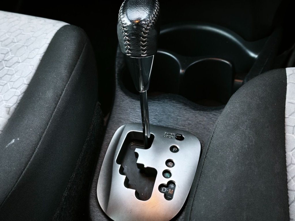 Used Toyota Yaris 2012 for sale - 76574745: Photo 13