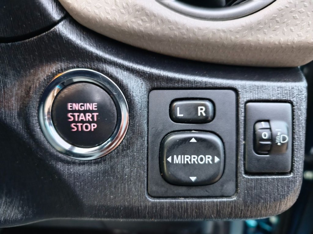 Used Toyota Yaris 2012 for sale - 76574745: Photo 18