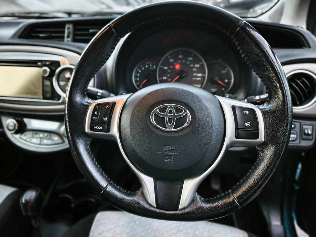 Used Toyota Yaris 2012 for sale - 76574745: Photo 3