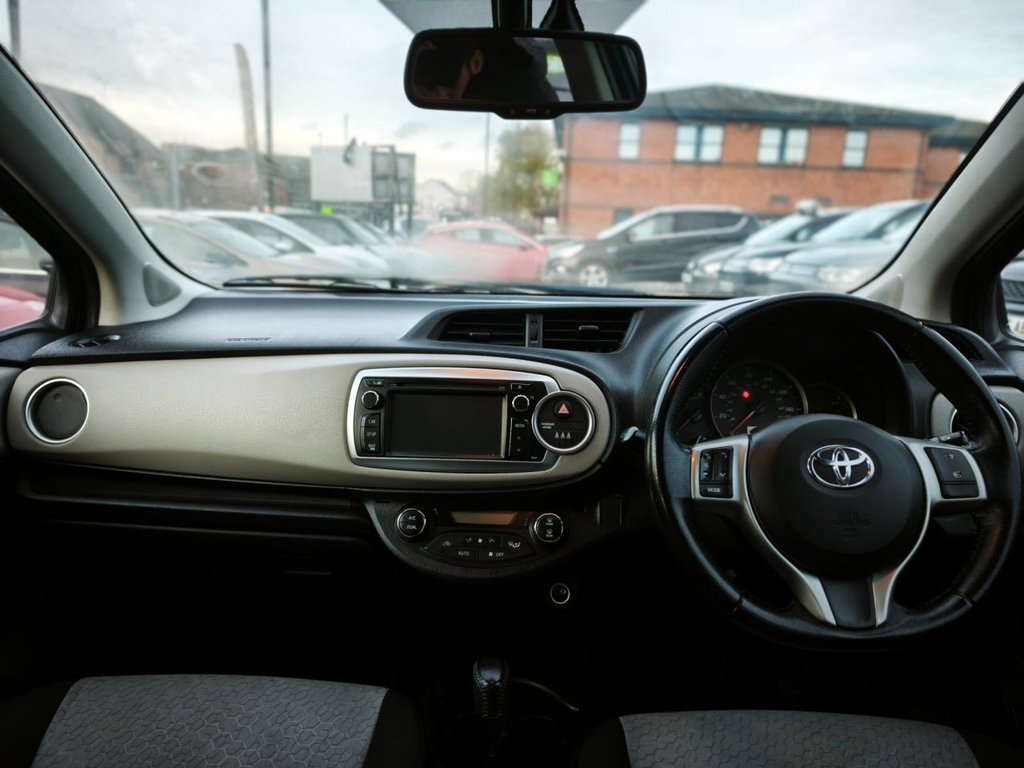 Used Toyota Yaris 2012 for sale - 76574745: Photo 7