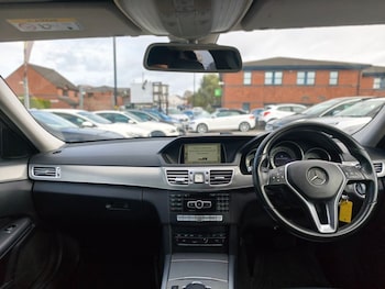 Used Mercedes-Benz E Class 2015 for sale - 76582071: Photo