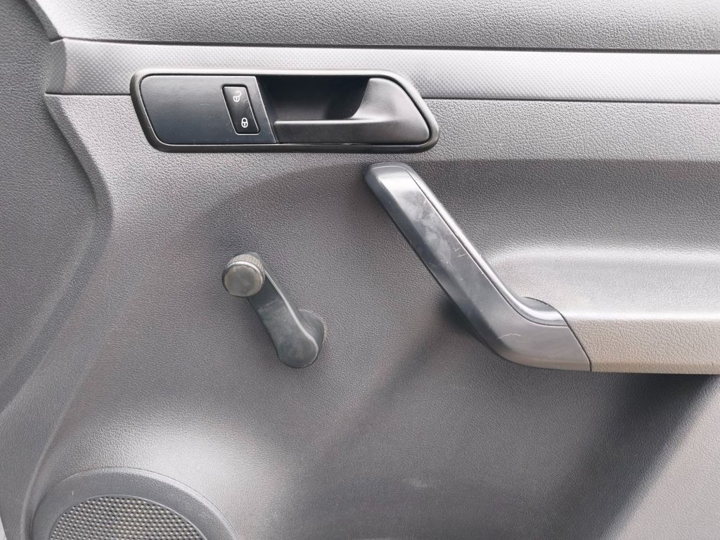 Used Volkswagen Caddy Maxi 2011 for sale - 77226699: Photo 16