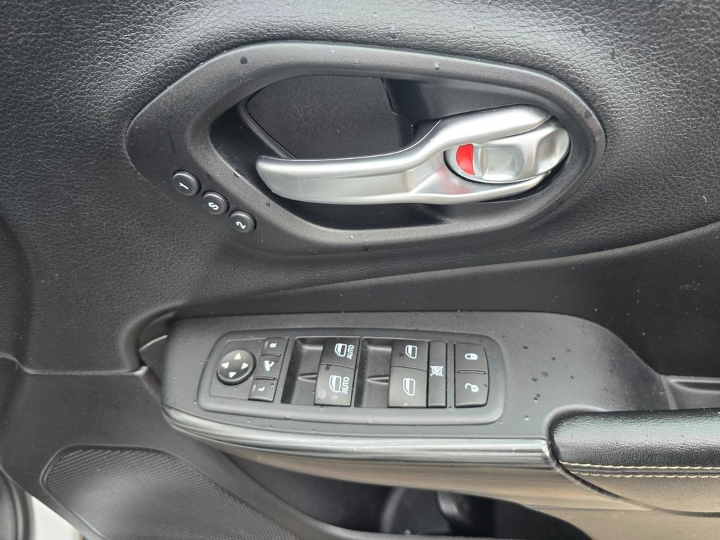 Used Jeep Cherokee 2015 for sale - 76429701: Photo 25