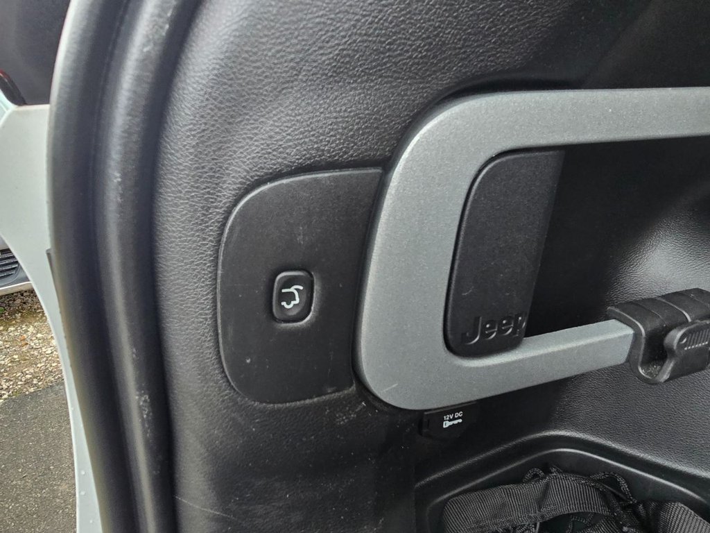 Used Jeep Cherokee 2015 for sale - 76429701: Photo 29