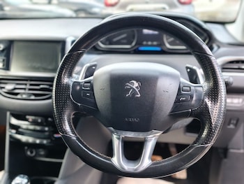 Used Peugeot 208 2013 for sale - 77226957: Photo