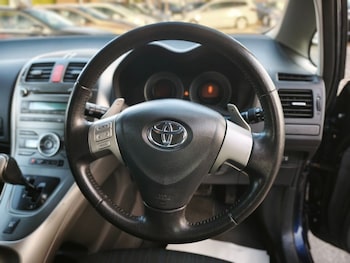 Used Toyota Auris 2009 for sale - 76751202: Photo