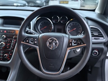 Used Vauxhall Astra 2015 for sale - 78543595: Photo