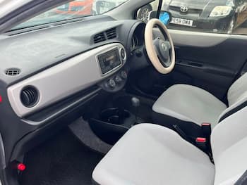 Used Toyota Vitz 2013 for sale - 79642675: Photo