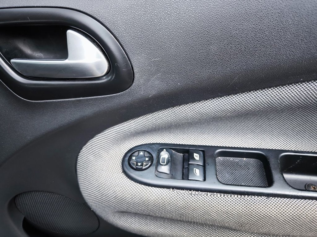 Used Citroen C3 Picasso 2014 for sale - 76139460: Photo 21