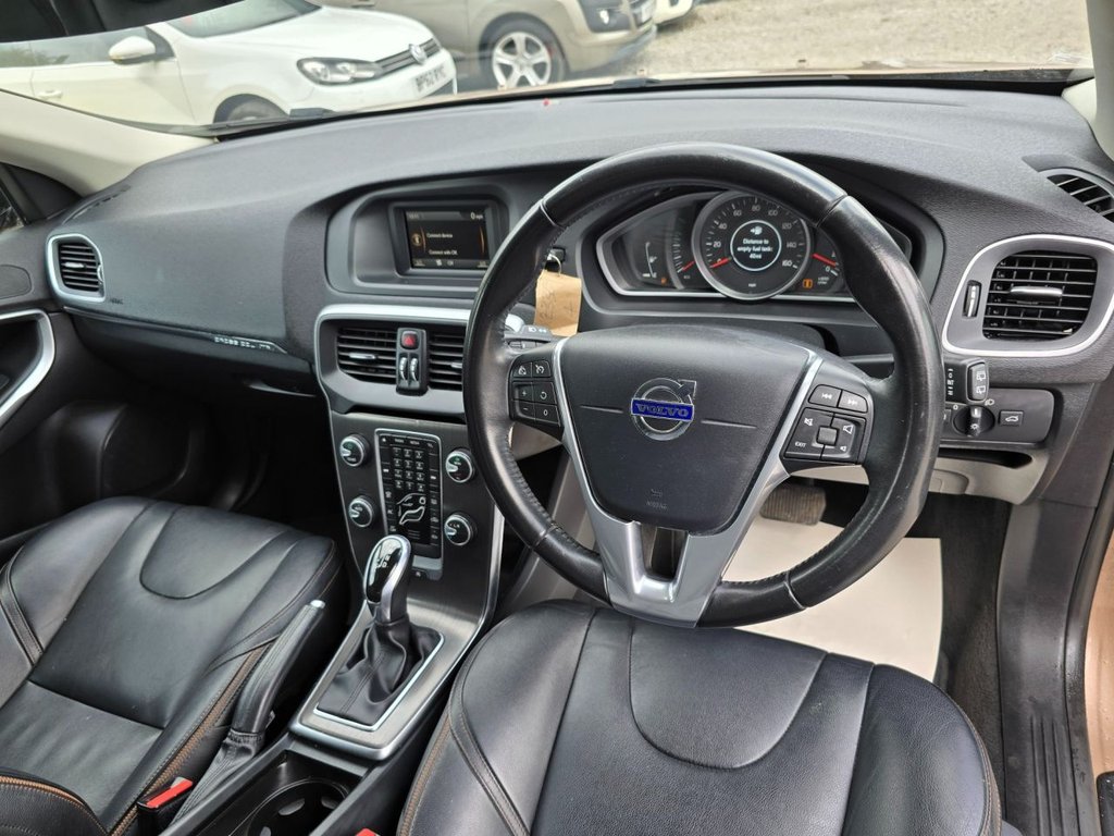 Used Volvo V40 2015 for sale - 76256000: Photo 14