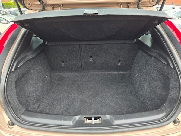 Used Volvo V40 2015 for sale - 76256000: Photo 23