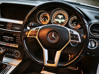 Used Mercedes-Benz C Class 2015 for sale - 76500955: Photo