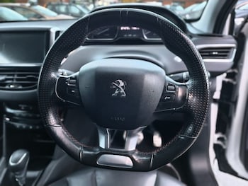 Used Peugeot 208 2017 for sale - 76784258: Photo