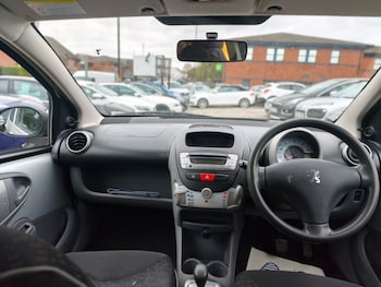 Used Peugeot 107 2011 for sale - 76178497: Photo 3