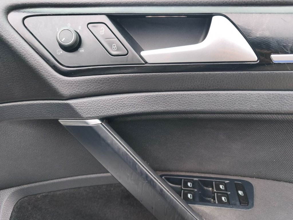 Used Volkswagen Golf 2015 for sale - 77226779: Photo 32