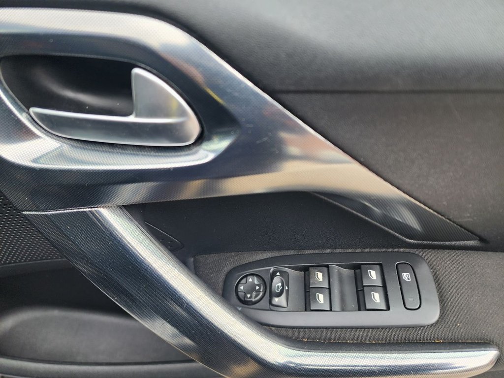 Used Peugeot 2008 2014 for sale - 76139476: Photo 15