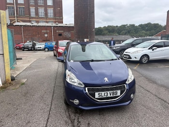Used Peugeot 208 2013 for sale - 79589485: Photo