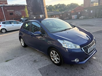 Used Peugeot 208 2014 for sale - 79635225: Photo
