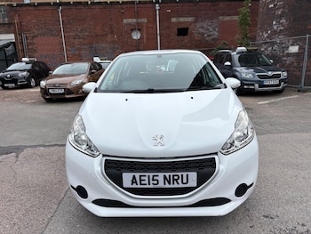 Used Peugeot 208 2015 for sale - 79401305: Photo