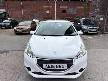 Used Peugeot 208 2015 for sale - 79401305: Photo