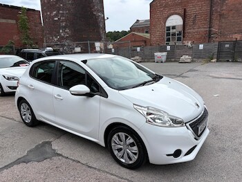 Used Peugeot 208 2015 for sale - 79401305: Photo