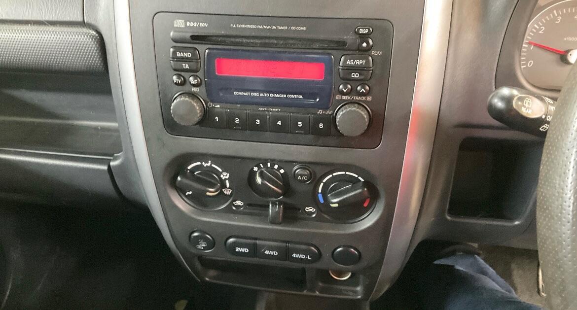 Used Suzuki Jimny 2006 for sale - 77253727: Photo 9