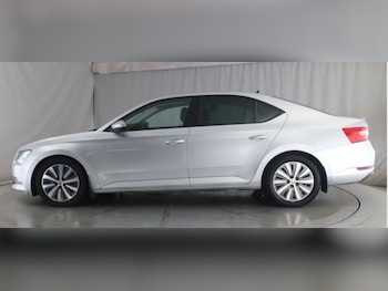 Used Skoda Superb 2017 for sale - 77044582: Photo