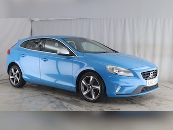 Used Volvo V40 2015 for sale - 76991425: Photo
