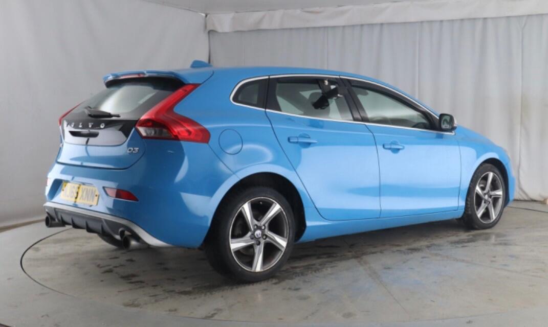 Used Volvo V40 2015 for sale - 76991425: Photo 9