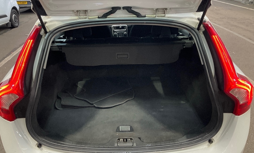 Used Volvo V60 2014 for sale - 77127678: Photo 11