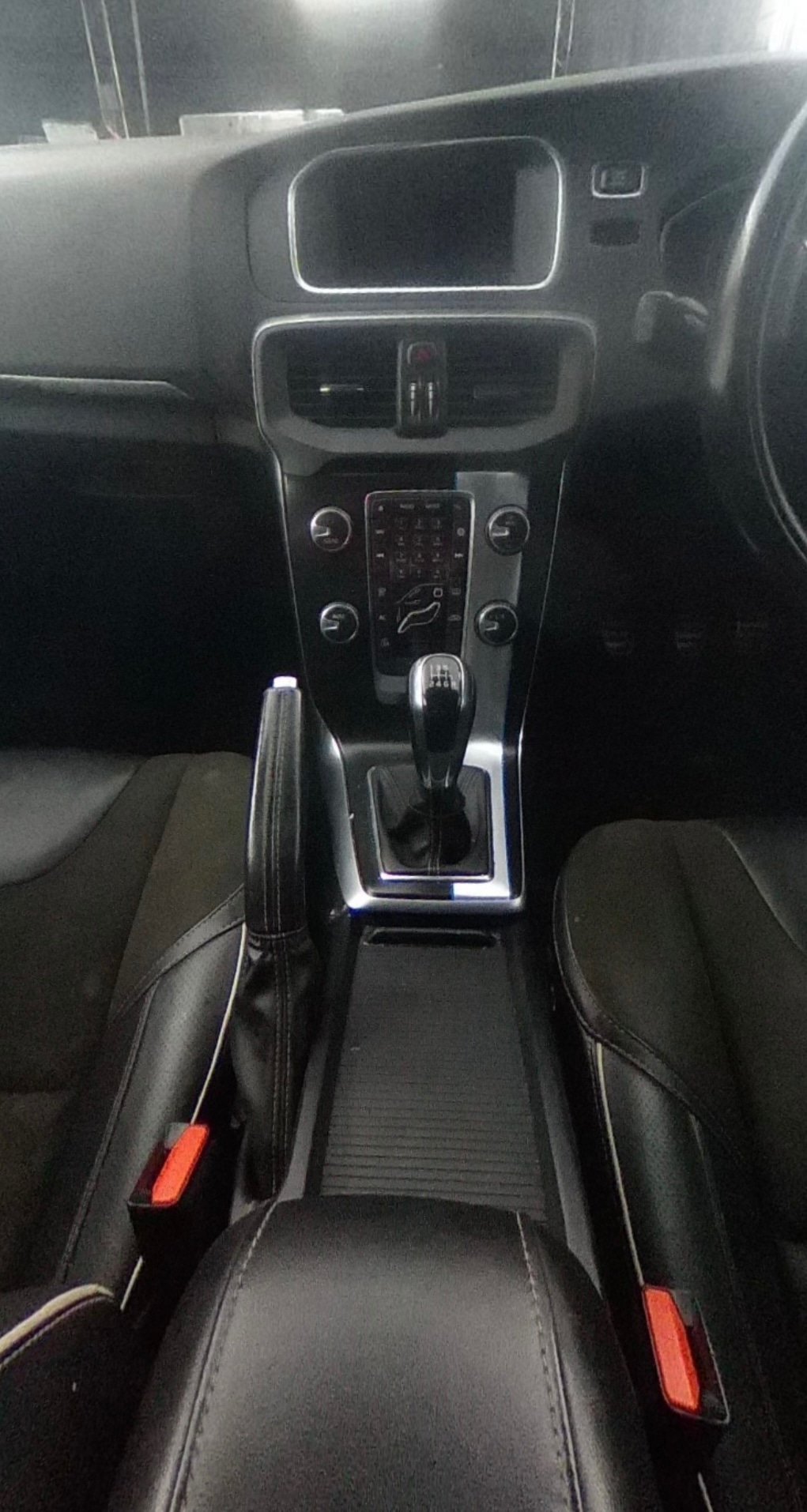 Used Volvo V40 2015 for sale - 77037044: Photo 12