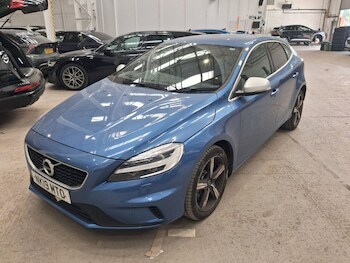 Used Volvo V40 2019 for sale - 79586905: Photo
