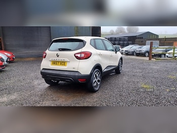Used Renault Captur 2018 for sale - 76840107: Photo