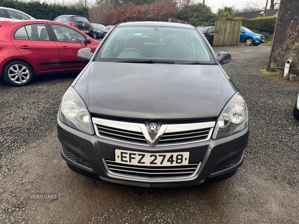Used Vauxhall Astra 2011 for sale - 77306667: Photo 2