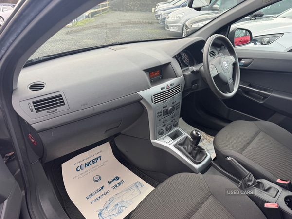 Used Vauxhall Astra 2011 for sale - 77306667: Photo 4