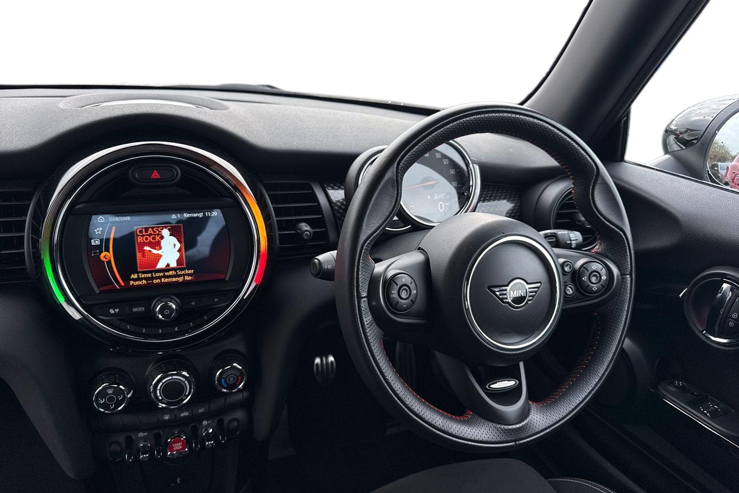 Used MINI Hatch 2019 for sale - 77500807: Photo 18