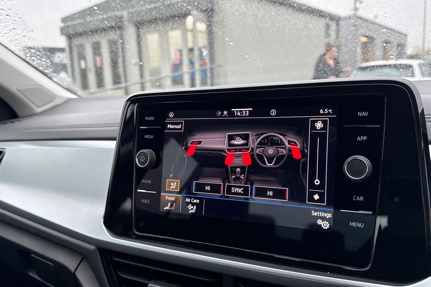 Used Volkswagen T-Roc 2023 for sale - 77472855: Photo 22