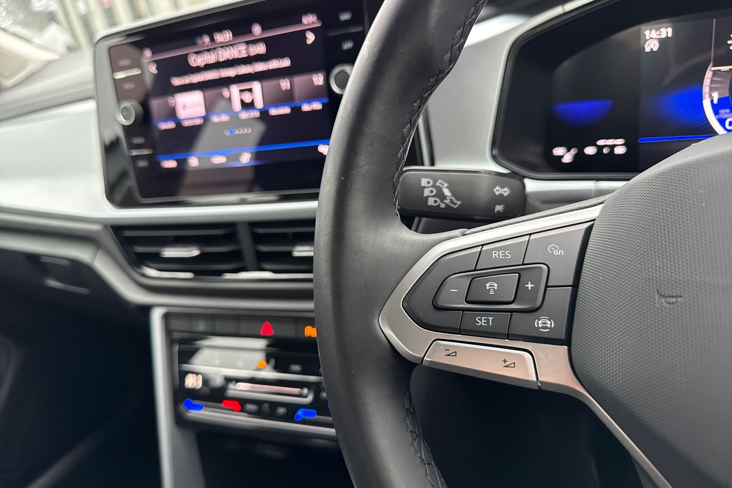 Used Volkswagen T-Roc 2023 for sale - 77472855: Photo 38