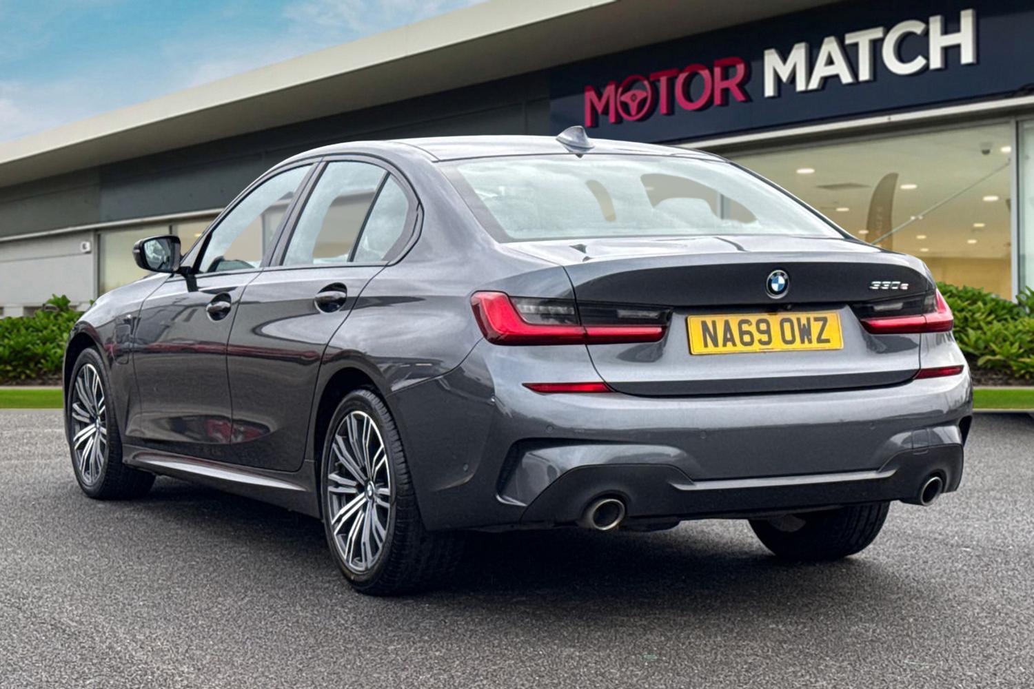 Used BMW 3 Series 2019 for sale - 77700729: Photo 2