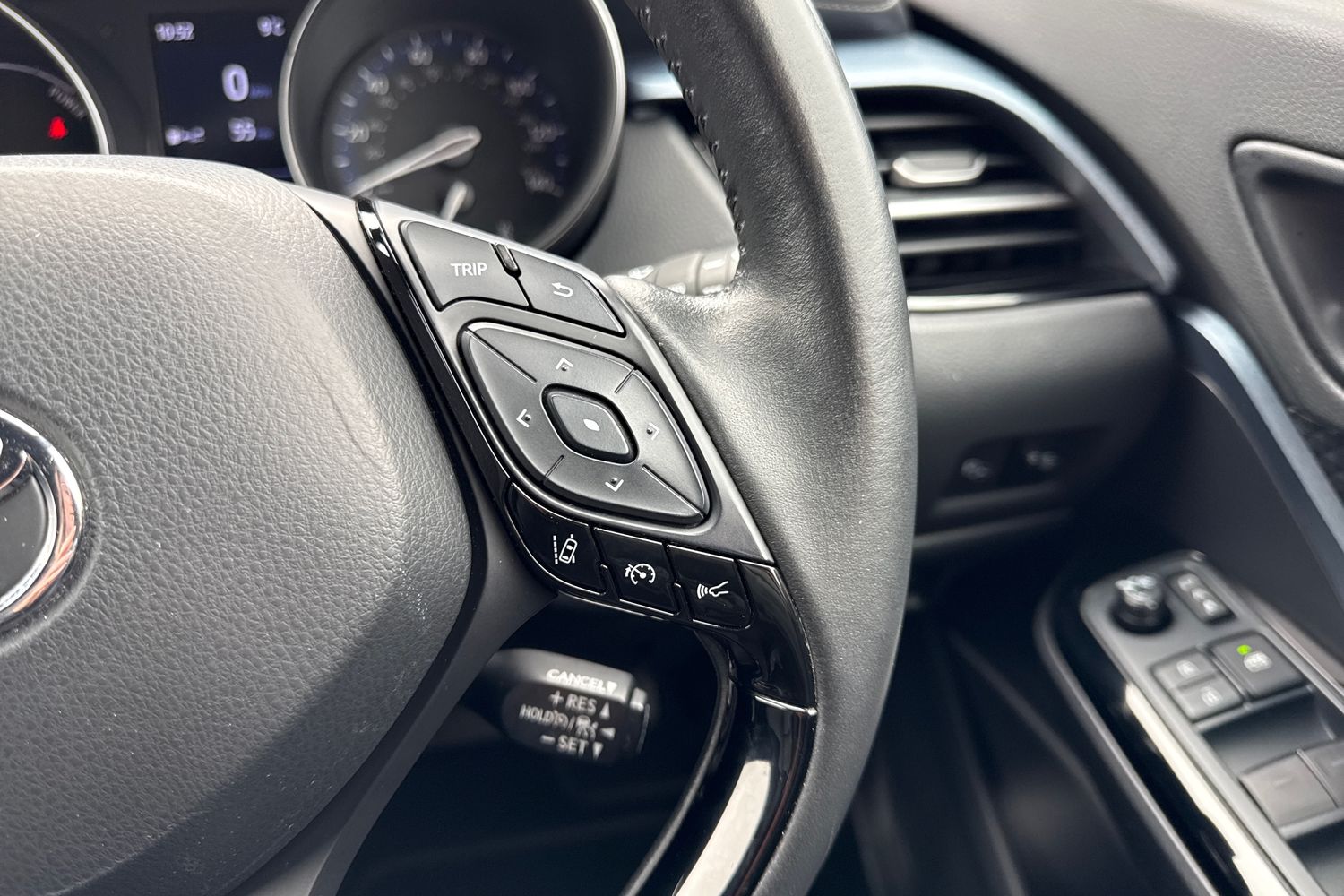 Used Toyota C-HR 2021 for sale - 78043478: Photo 39