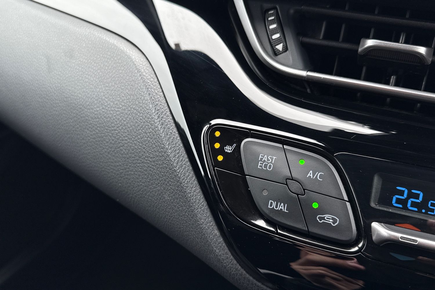 Used Toyota C-HR 2021 for sale - 78043478: Photo 53