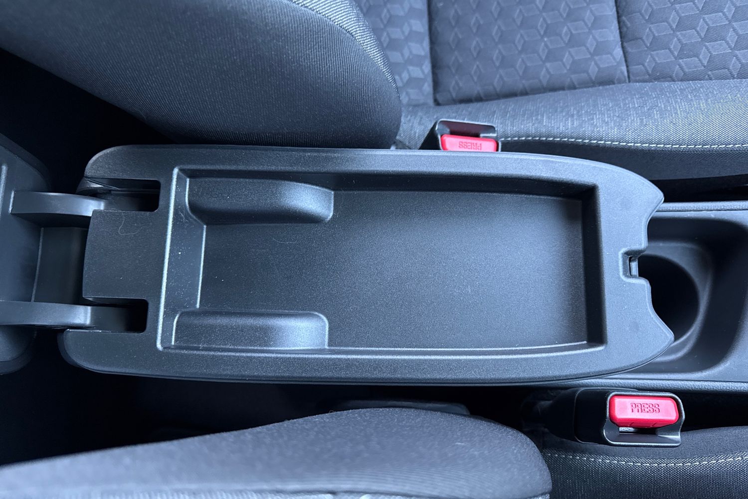 Used Toyota Yaris 2022 for sale - 76636934: Photo 54